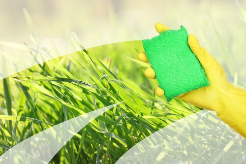 Kitchen and bathroom cleaning performed by home cleaners in N5